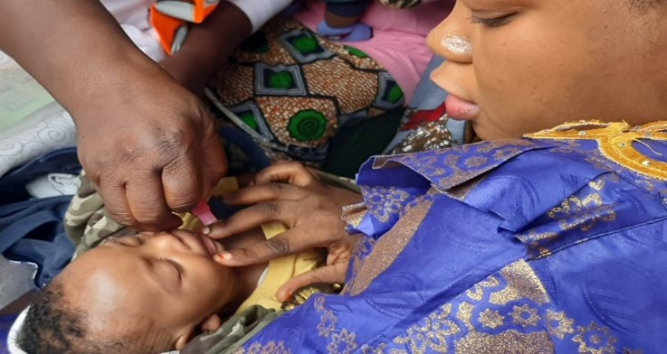 Baby in Nigeria gets oral rotavirus vaccine